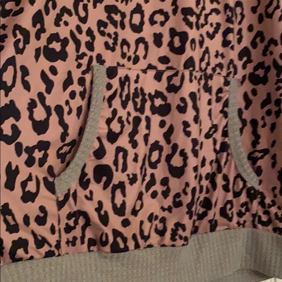 Leopard print pullover - Picture 2 of 4
